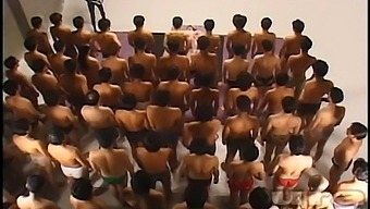 多个参与者的激烈日本狂欢,没有审查