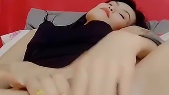 Thai Babe Invites You To Fuck Her For As Long As You Desire