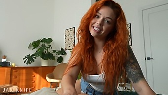 Cuckold-Kjæresten Ser På Kjæresten Sinatra Monroe I En Hjemmelaget Storpuppet Actionvideo.